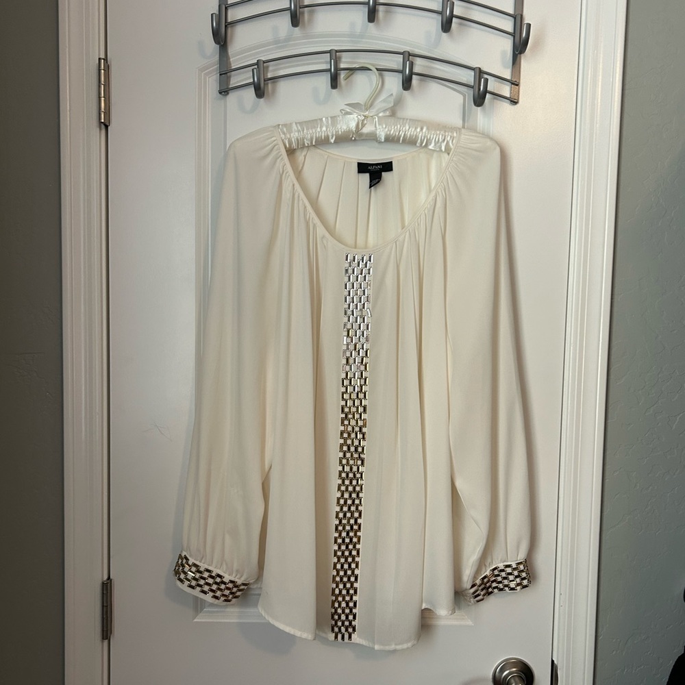 Alfani Woman sheer off white blouse size 22w